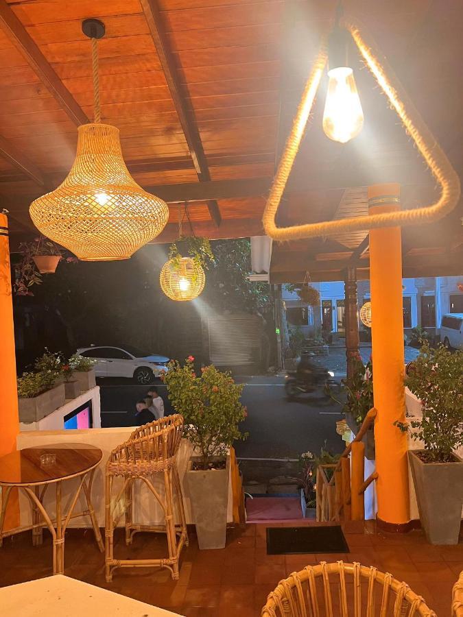 Hummus Hostel 히카두와 외부 사진