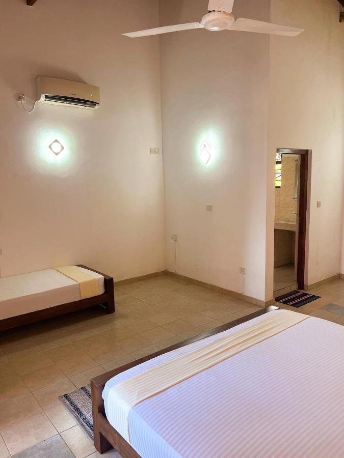 Hummus Hostel 히카두와 외부 사진