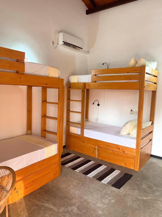 Hummus Hostel 히카두와 외부 사진