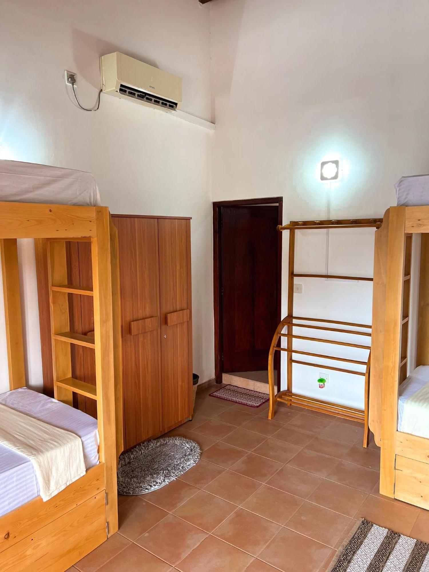 Hummus Hostel 히카두와 외부 사진