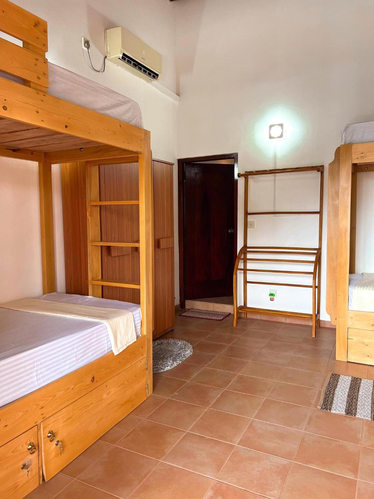 Hummus Hostel 히카두와 외부 사진