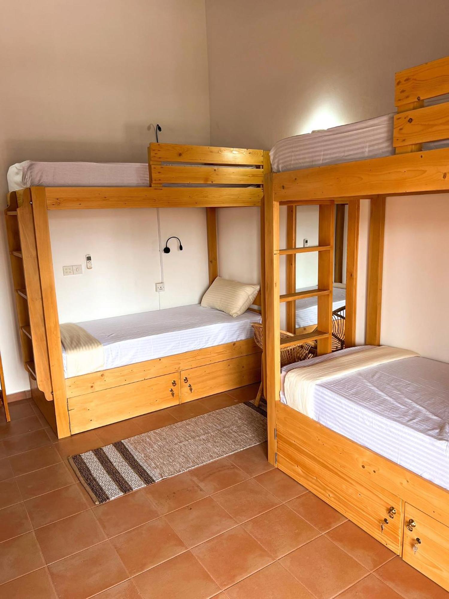 Hummus Hostel 히카두와 외부 사진