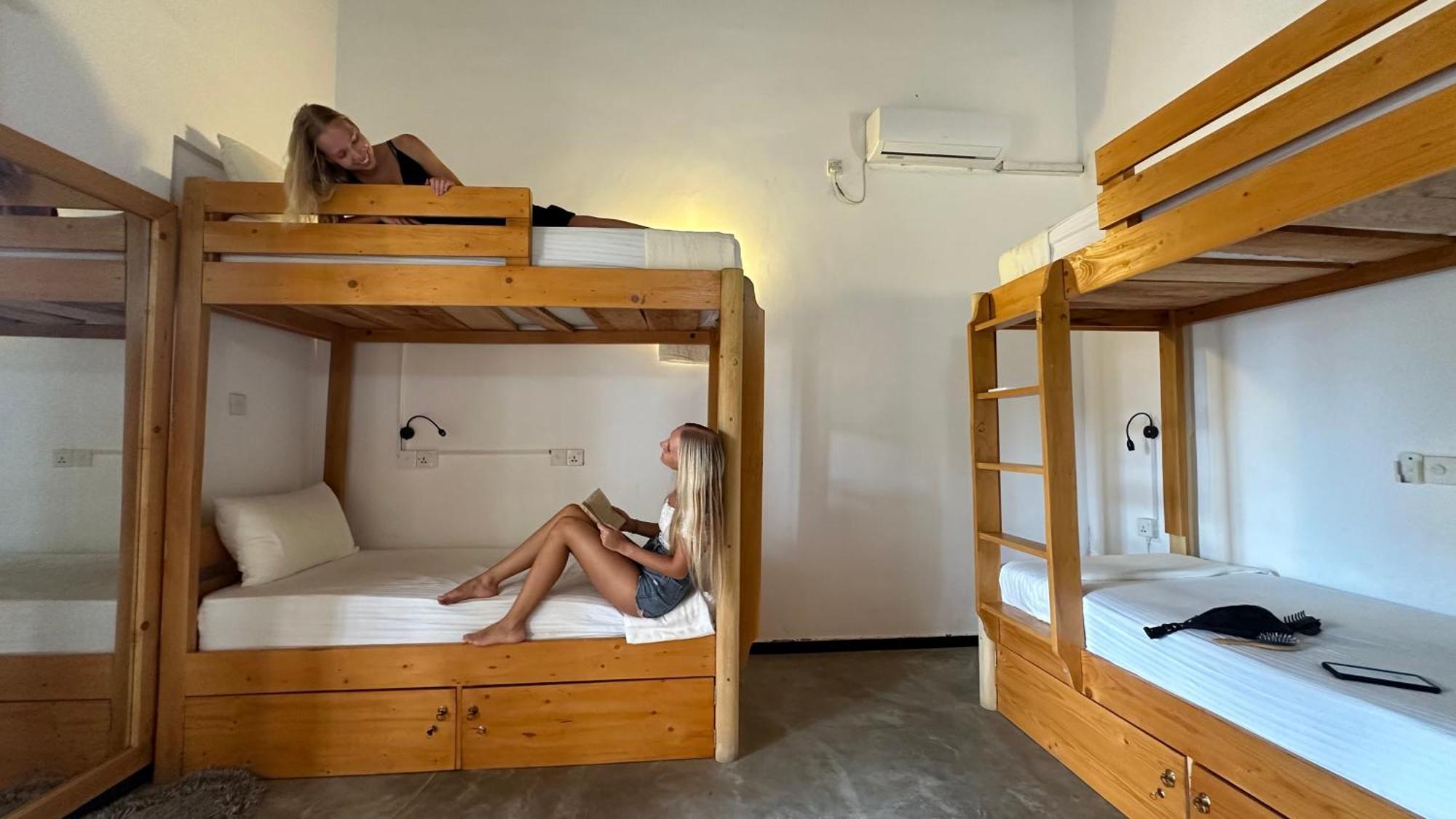 Hummus Hostel 히카두와 외부 사진
