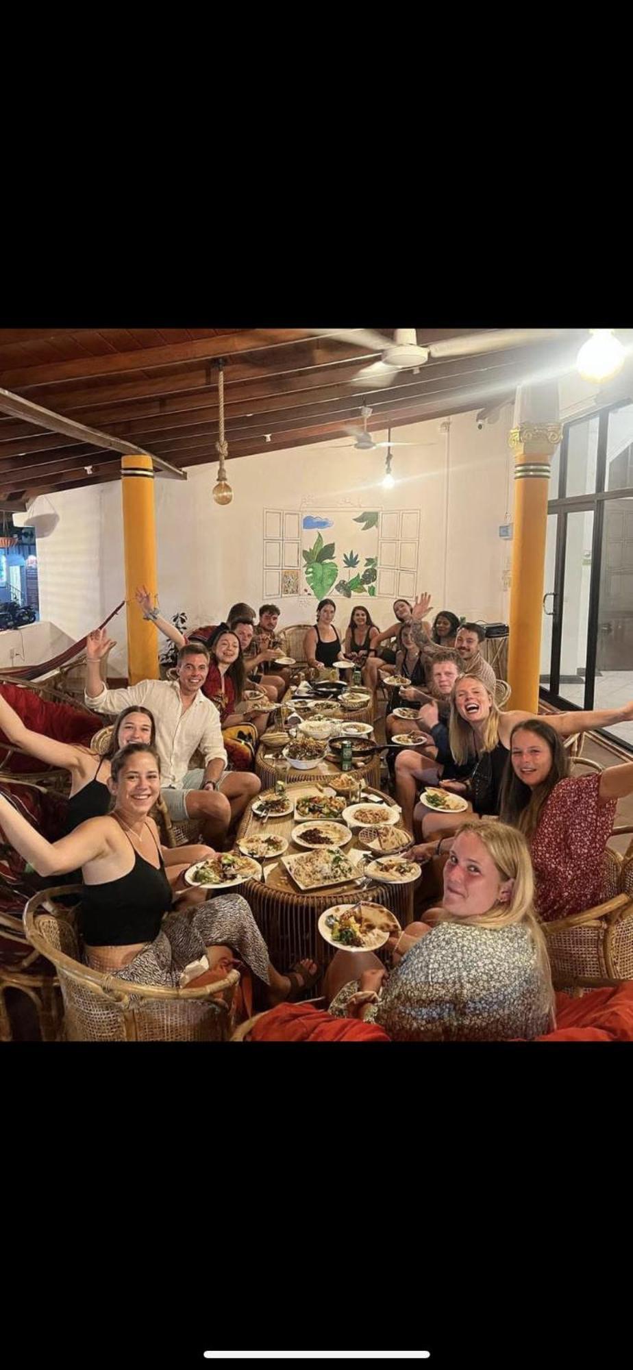 Hummus Hostel 히카두와 외부 사진